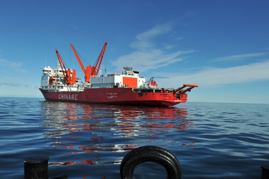 The Chinese research vessel and icebreaker Xue Long (Snow Dragon) is seen in the Ross Sea, off Victoria Land in Antarctica, in January 2014. Photo: Xinhua