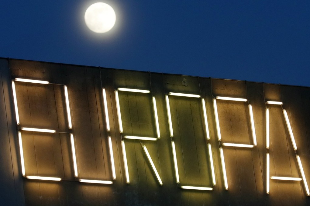 A neon light installation titled “Europa leuchtet (Europe glows)” in Berlin celebrates the 60th anniversary of the European Union and Europe Day, on May 9. Photo: EPA