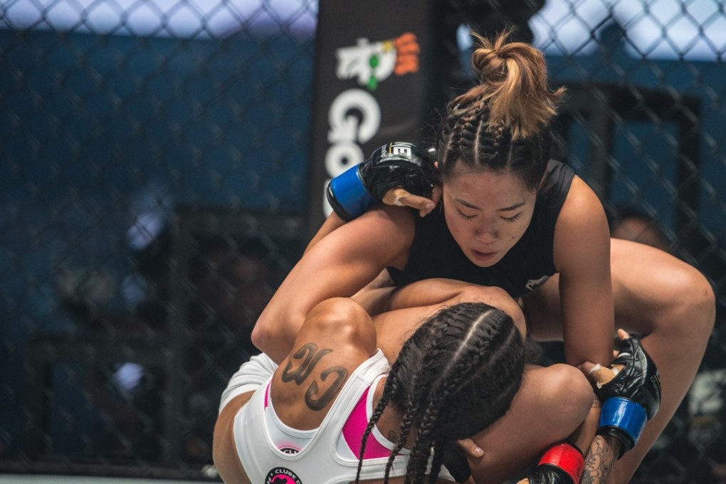 Angela Lee dominates Istela Nunes in their fight in Singapore. Photo: Singaporemaven