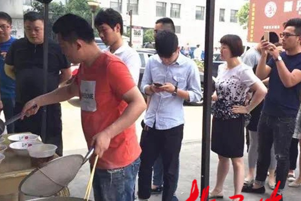 The queue at Chen Lecai’s noodle shop in Changzhou. Photo: Handout