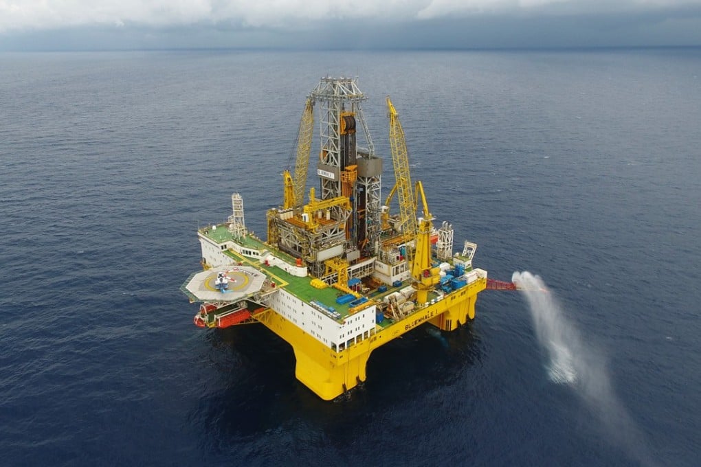 The rig in the South China Sea extracting gas from combustible ice. Photo: Xinhua