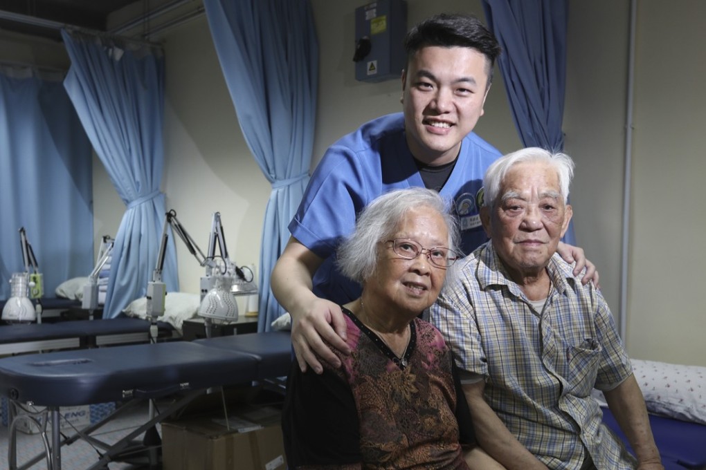 Dr Douglas Shum with patients Tang Sui-chui and husband To Wan-fei. Photo: Nora Tam