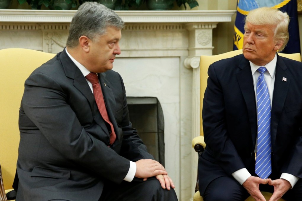 US President Donald Trump (R) meets with Ukraine's President Petro Poroshenko in the Oval Office at the White House in Washington on June 20, 2017. Photo: Reuters