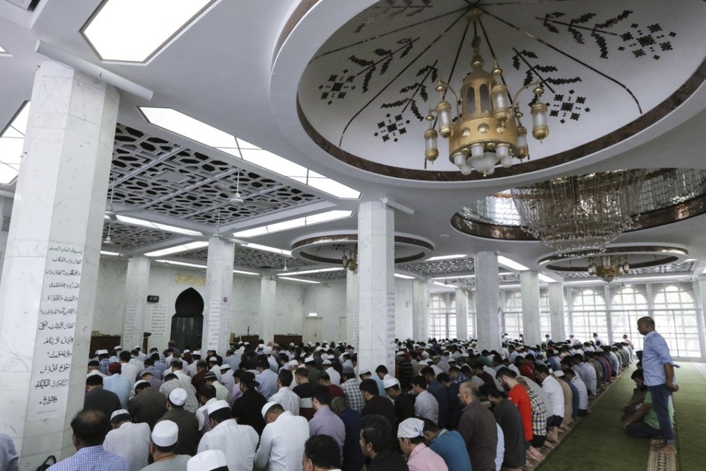 Ramadan prayers at the Kowloon Mosque in Tsim Sha Tsui on June 1. Photo: Felix Wong
