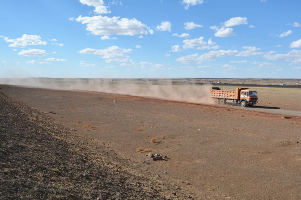 A truck transports coal to the Chinese border in Tsogttsetsii, Mongolia. Photo: Reuters