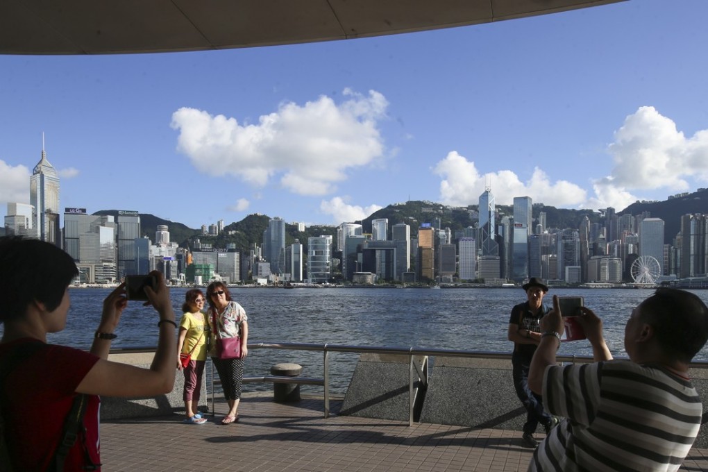 BOC (Hong Kong) forecasts Hong Kong will enjoy an improving economy and stock market as momentum improves through the second half. Photo: David Wong