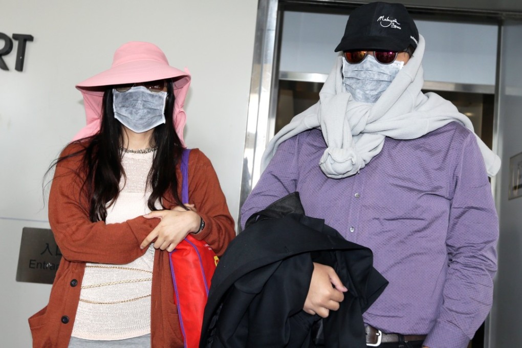 Outside the High Court in Admiralty on Wednesday, the daughter Yeung Pui-ying (left) and son Yeung Kai-yui of Chan Yuen-lam, who died after receiving blood therapy treatment in Hong Kong in 2012. Photo: Dickson Lee