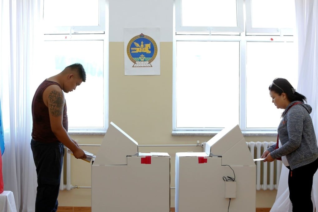 People vote in the second round of presidential elections in Ulan Bator, Mongolia. Photo: Reuters