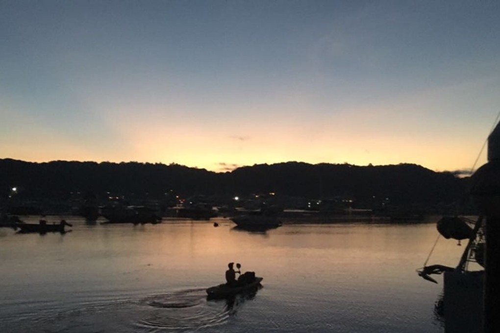 Round the world motorless explorer Markus Pukonen kayaks into Macau. Photo: Routesofchange.org