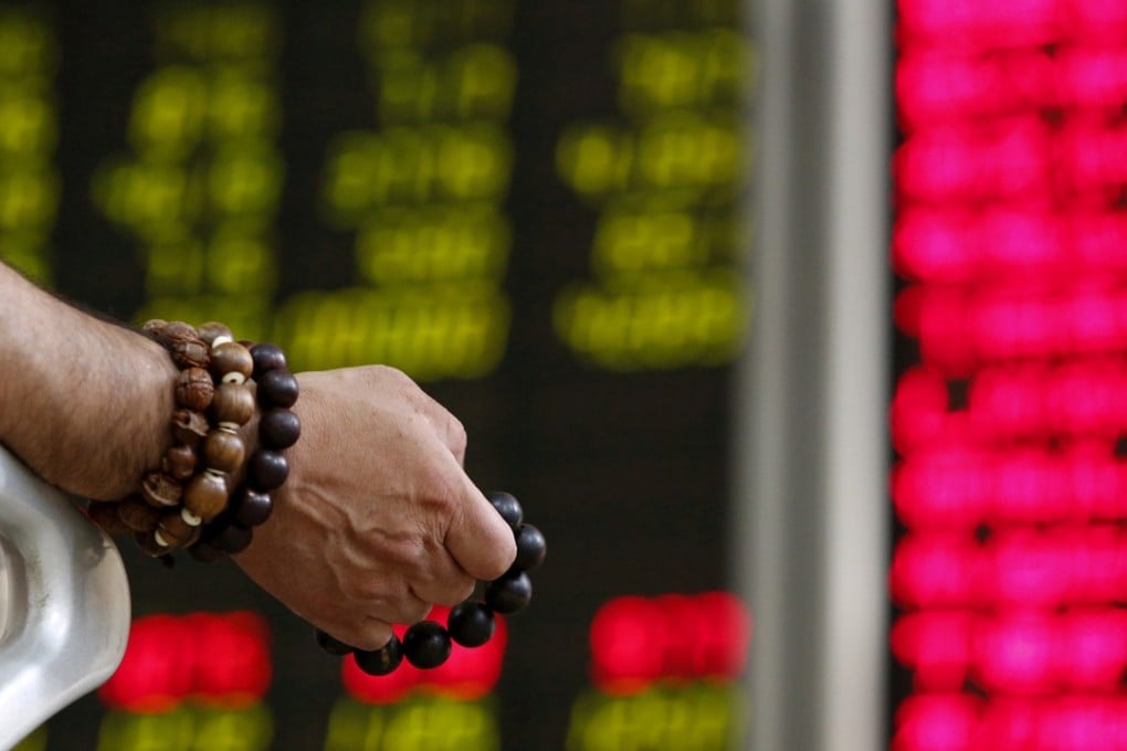 Shanghai stocks fall most in seven months on Monday morning. Photo: Reuters