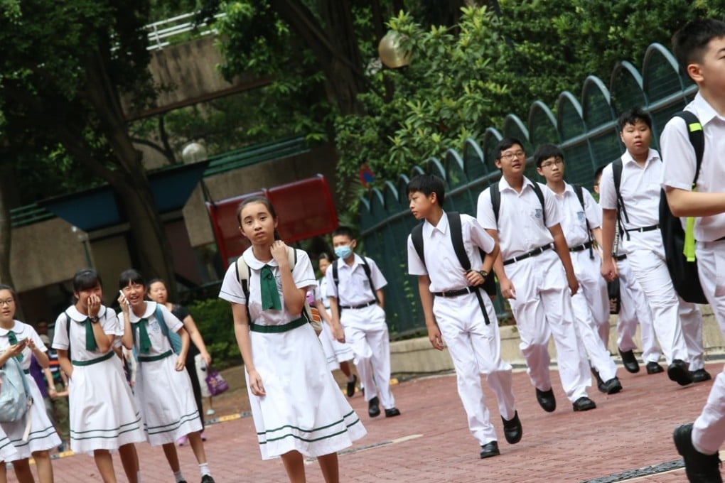 Pupils gave an average score of 4.2 out of 10 when asked to grade relations between Hong Kong and mainland China. Photo: K. Y. Cheng