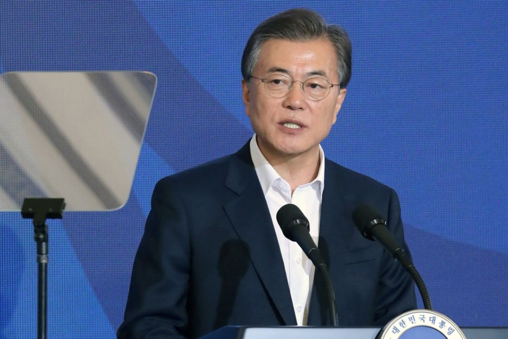 South Korean President Moon Jae-in speaks during a meeting with members of the State Affairs Planning Advisory Committee at the presidential office in Seoul, South Korea, 19 July 2017. Photo: EPA