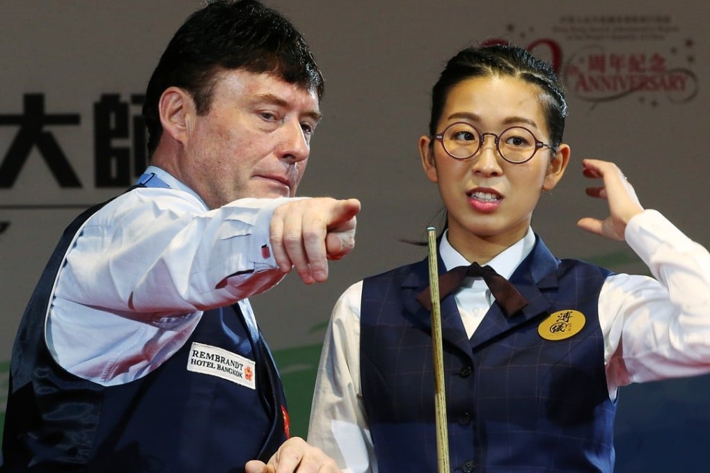 Legendary player Jimmy White points out something in the crowd to Hong Kong player Ng On-yee. Photo: David Wong