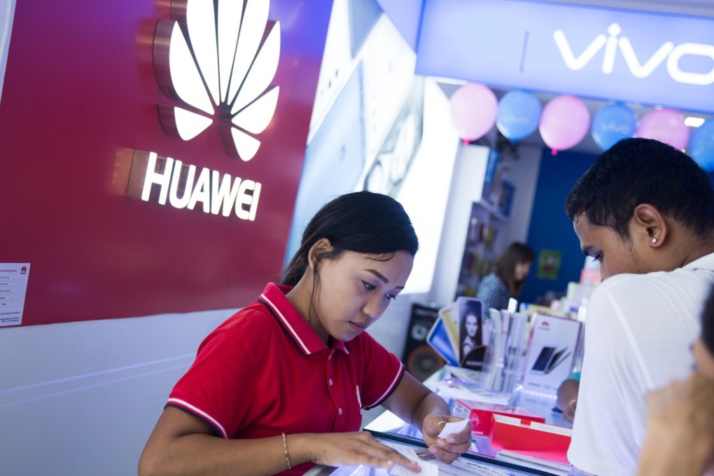 Huawei aims to have opened 56,000 stores worldwide by the end of this year to sell more devices. Photo: Reuters