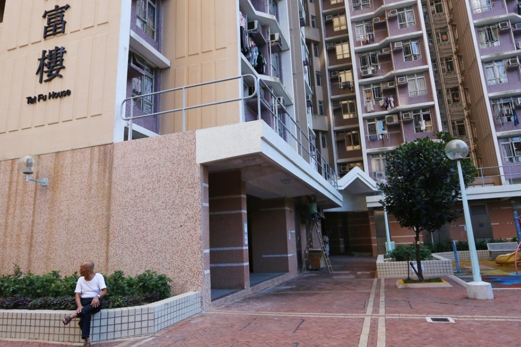 The suspect was found in a ground-floor room in Po Tat Estate in Sau Mau Ping. Photo: Edmond So