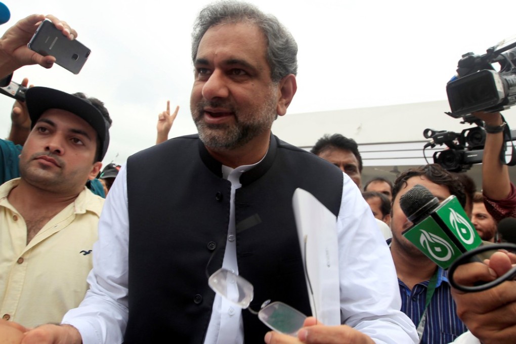 Pakistan's former Petroleum Minister and Prime Minister designate Shahid Khaqan Abbasi arrives to attend the National Assembly session in Islamabad, Pakistan on August 1, 2017. Photo: Reuters
