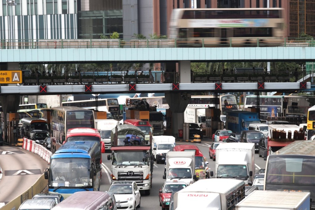 Congestion at locations like the Cross-Harbour Tunnel could be eased with ride-sharing apps. Photo: Bruce Yan