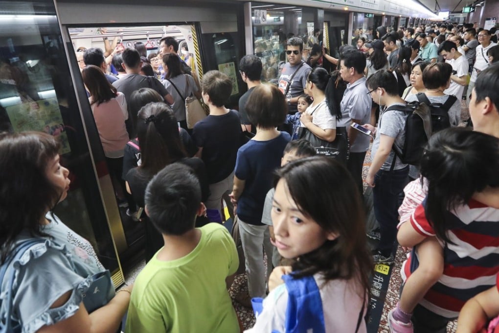 Long queues at Prince Edward station on Saturday. Photo: Edward Wong