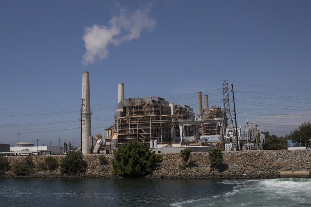 The AES power plant on Studebaker along the San Gabriel River in Long Beach, California. Sea turtles are attracted to warm discharge waters from the power plant as well as from a LADWP generating station on the south bank of the river. Photo: Los Angeles Times/TNS
