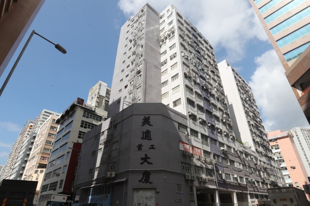 The blaze broke out in a 10th-floor flat at Mai Sik Industrial Building in Kwai Chung. Photo: Edward Wong