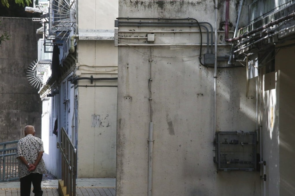 General view of an elder at Pak Tin Estate in Shek Kip Mei before it undergoes renovation. Four blocks at Pak Tin Estate will be redeveloped to provide a total of 5,650 flats at the site. Photo: SCMP / K. Y. Cheng