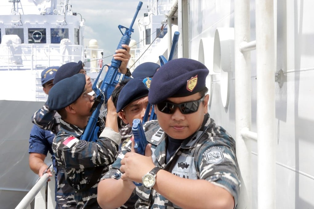 Members of the Philippine Navy and the Indonesian Coast Guard take part in the SEACAT exercise. Photo: Xinhua
