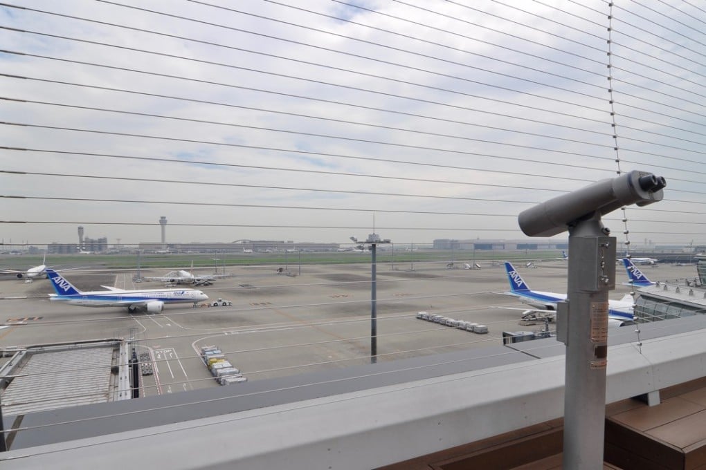 Travellers with some spare time can visit the huge open-air observation deck on level 5 of the Haneda Airport International Terminal. Photo: Daniel Hurst