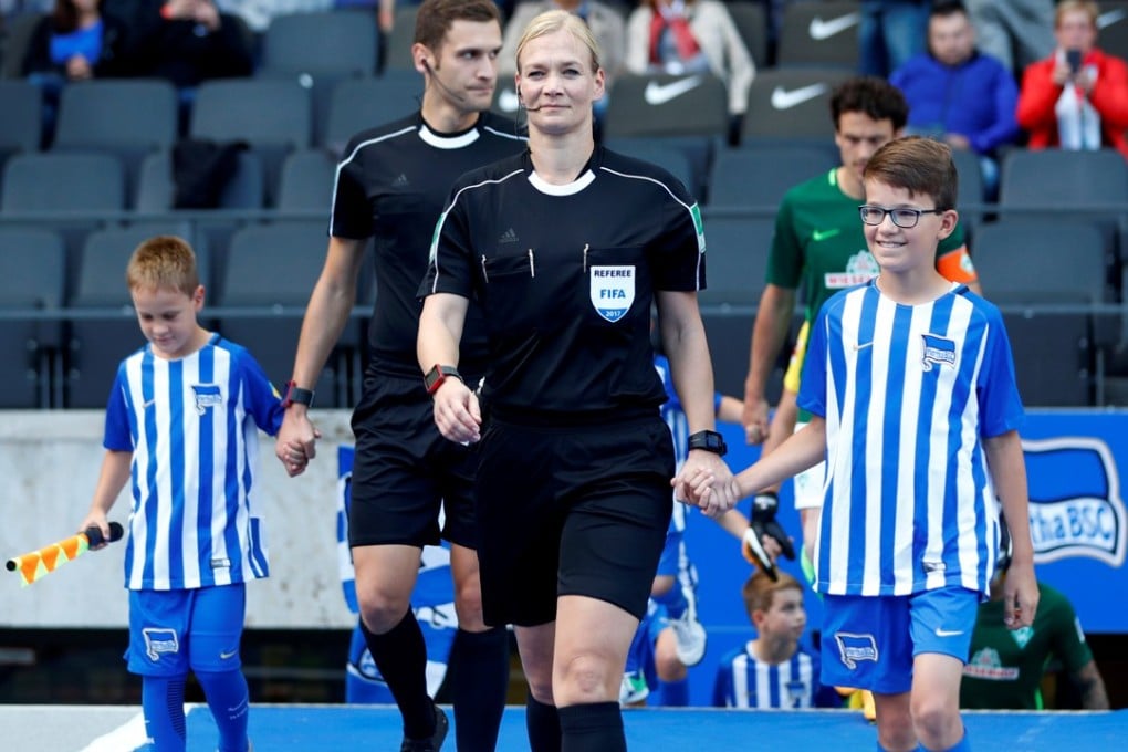 Soccer referee Bibiana Steinhaus before the match in the German Bundesliga. Photo: Reuters