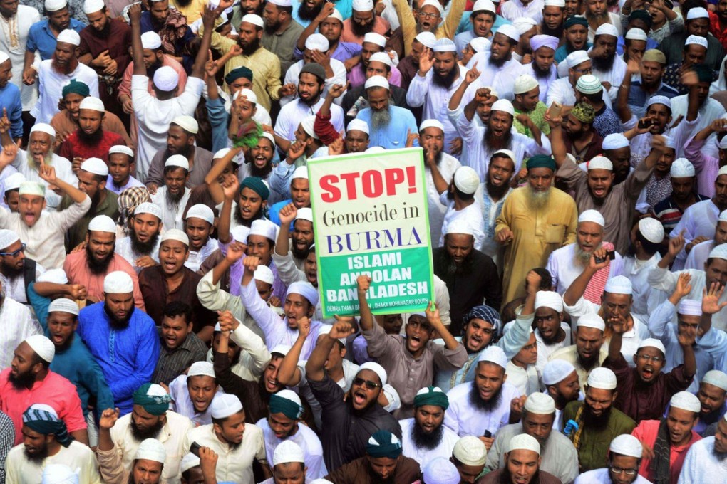 Members of an Islamist group shout slogans during a protest after Friday prayers in Dhaka, the capital of Bangladesh, over the violence against Rohingya Muslims in Myanmar. Photo: AFP