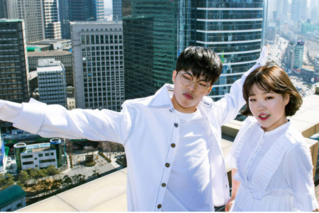 Lee Chan-hyuk (left) and Lee Su-hyun of Akdong Musician. Photo: Korea Times file