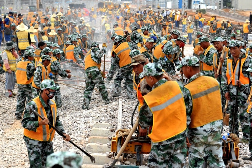 Workers build Kunming East Railway Station in Kunming, capital of southwest China's Yunnan Province. Photo: Xinhua