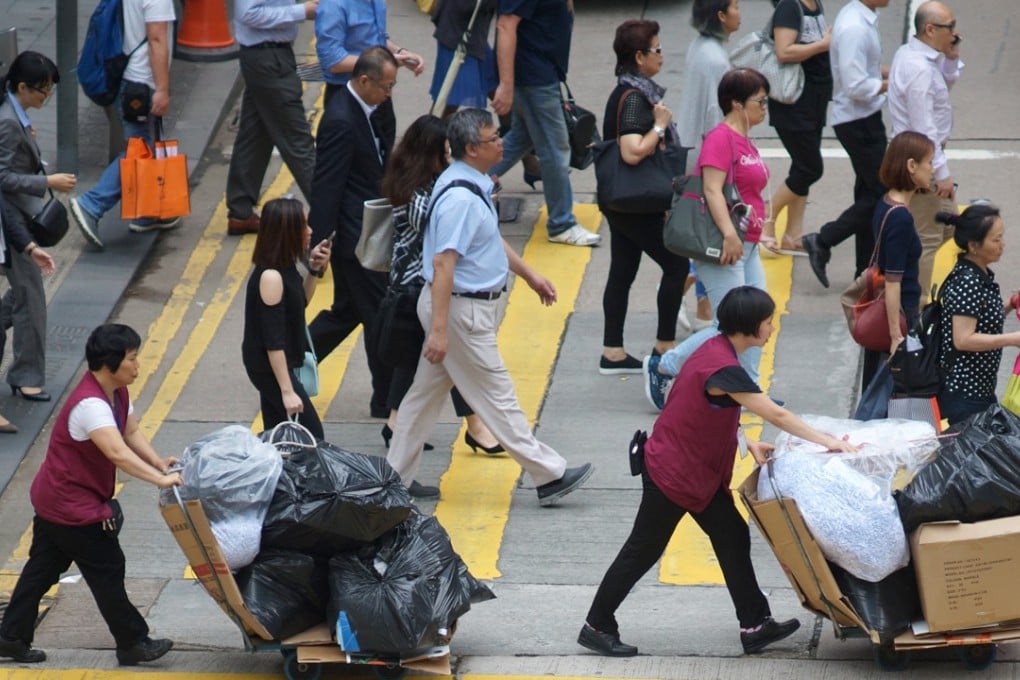Some workers found that the long hours left them little time to spend with their loved ones. Photo: Fung Chang