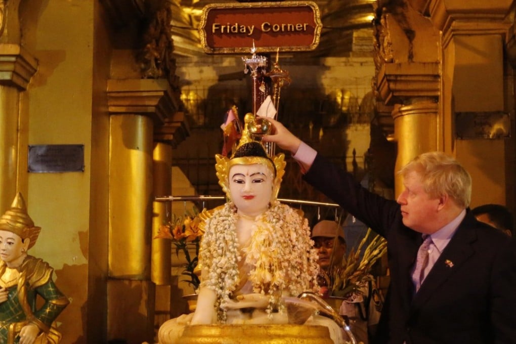 British Foreign Secretary Boris Johnson at the Shwedagon Pagoda in Yangon on January 21, 2017. Photo: AFP