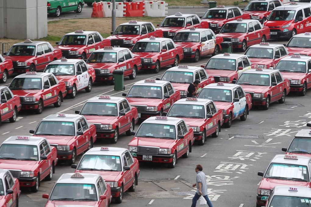 The Taxi Council found more than half of 1,216 respondents were willing to cover e-payment fees. Photo: Sam Tsang