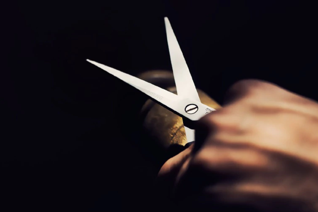 A magistrate today gave a mother the opportunity to decide the sentence on her son for threatening her life with a pair of scissors. Photo: New Straits Times