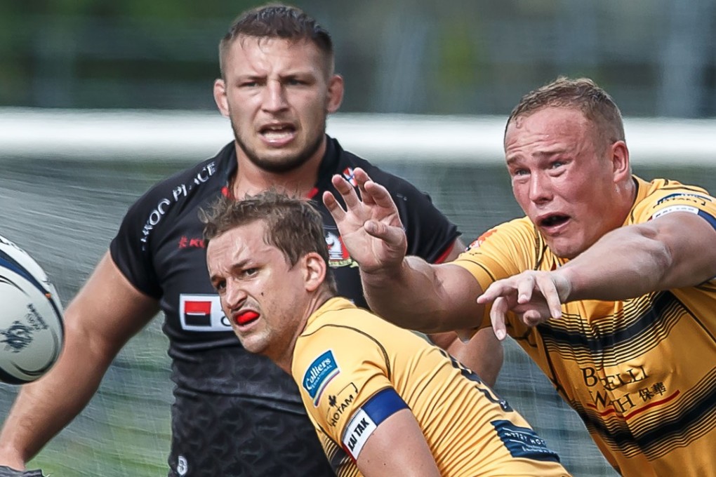 Tigers prop Dan Barlow gets the ball moving in his side’s first-round loss to Valley. Photos: HKRU