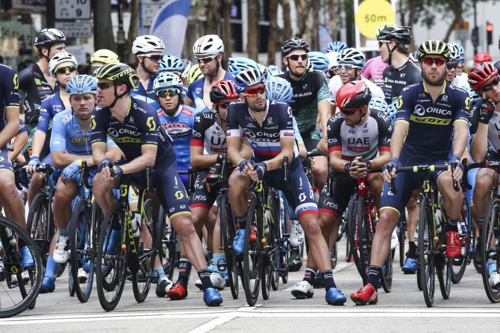 Riders gather for the start of Sunday’s Hong Kong Challenge criterium race. Photo: Jonathan Wong