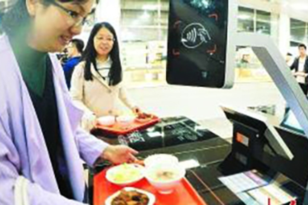 At a Hefei University of Technology cafeteria, students can pay for their meals at “smart checkouts” – and soon they will be able to see the calorie and nutrient content of their meals. Photo: Hf365.com