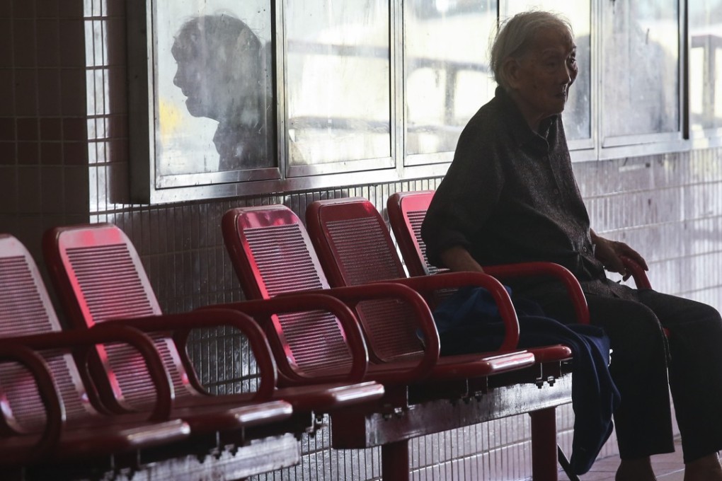 The number of Hongkongers over the age of 80 will peak after 2050, with at least a third of them expected to suffer dementia, according to government’s projection. Photo: K.Y. Cheng