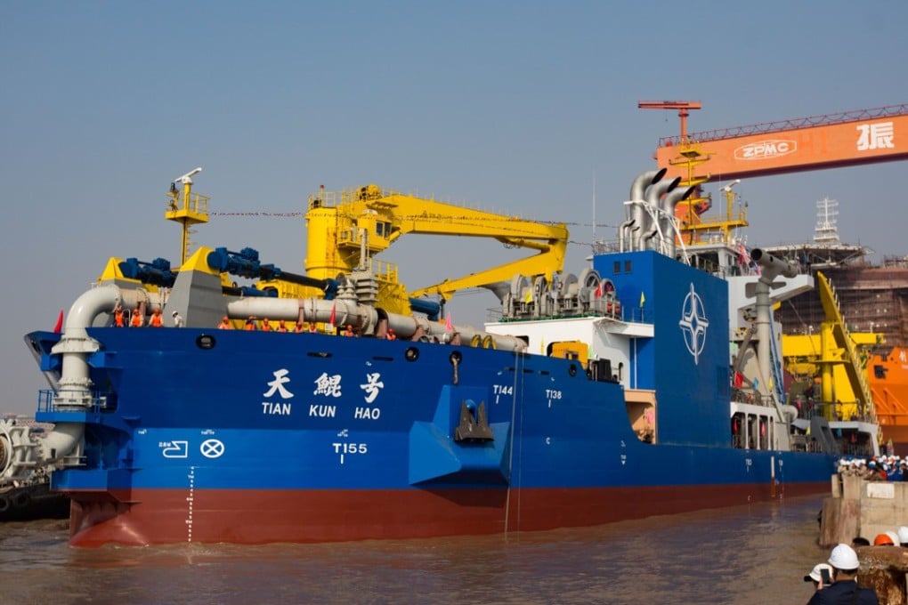 The massive dredger Tian Kun Hao takes to the water for the first time in eastern China on Friday. Photo: Chinanews.com
