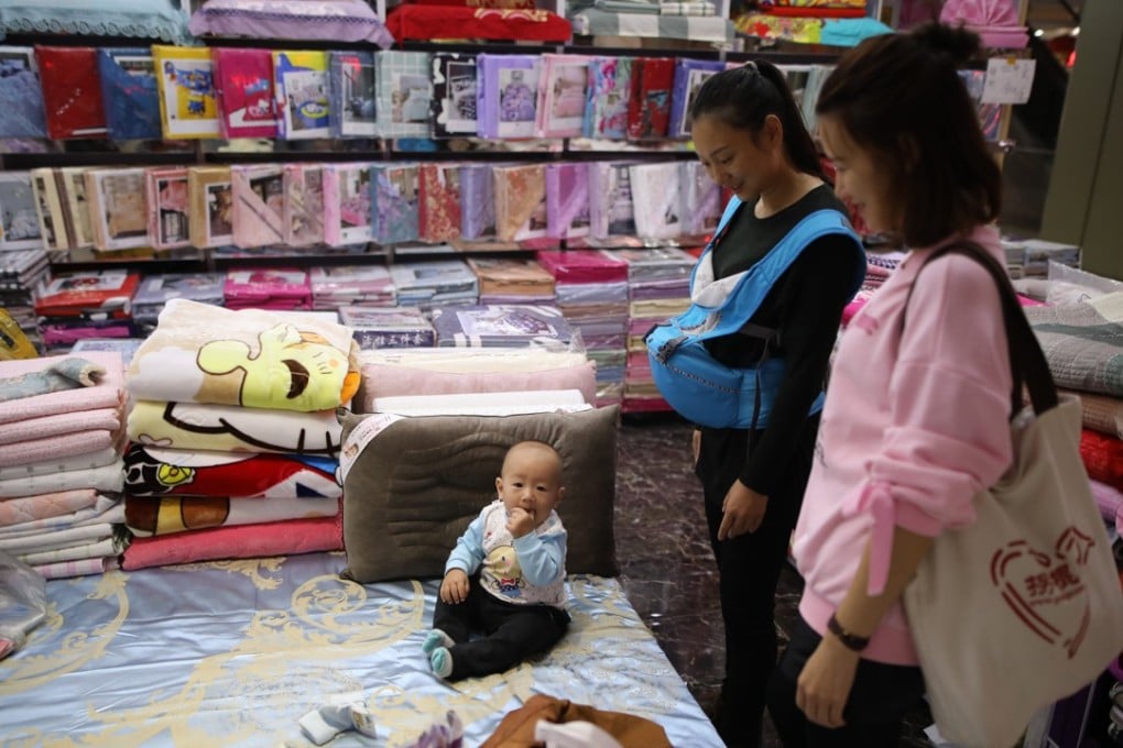 It’s time to change the Chinese tradition of assigning the father’s surname to a child. Photo: EPA