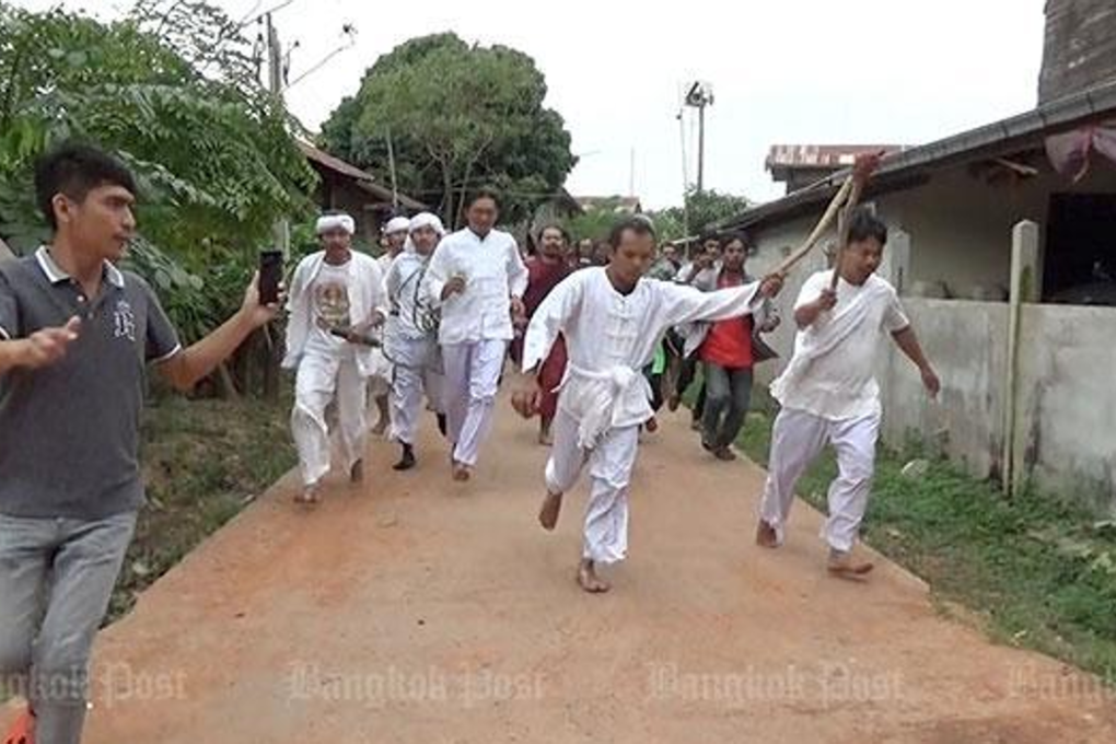 Ghostbusters hunt phi pob at Ban Na Bong in Nong Kung Si district in Kalasin. Photo: Yongyuth Phupuangphet/Bangkok Post