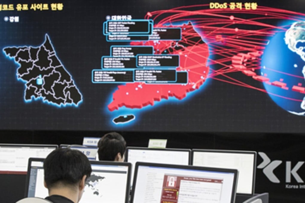 South Korean cybersecurity workers monitor possible ransomware attacks, Photo: AP