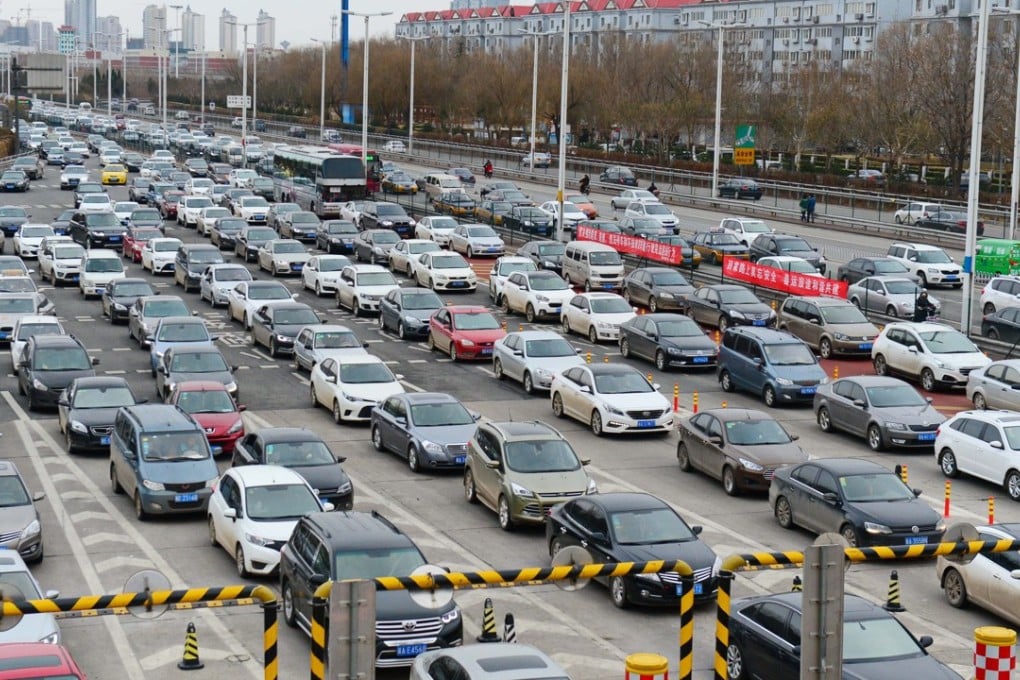 Technology is increasingly disrupting the traditional car-buying industry in China. Photo: Xinhua