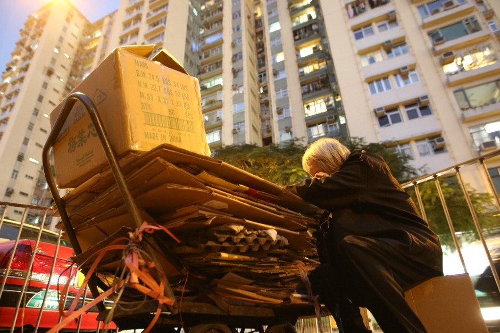 Poverty in Hong Kong hit a seven-year high, with one in 5 residents surviving on less than US$512 a month, according to government figures. Photo: Edward Wong