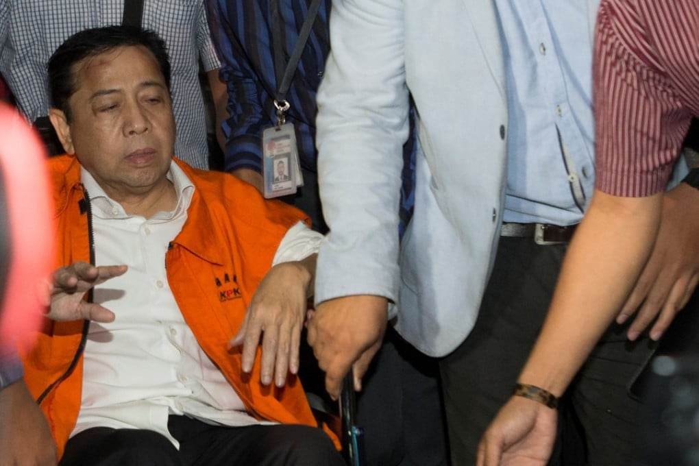 Indonesia's Speaker of the House Setya Novanto arrives at the Corruption Eradication Commission (KPK) building in Jakarta on Sunday. Photo: Reuters