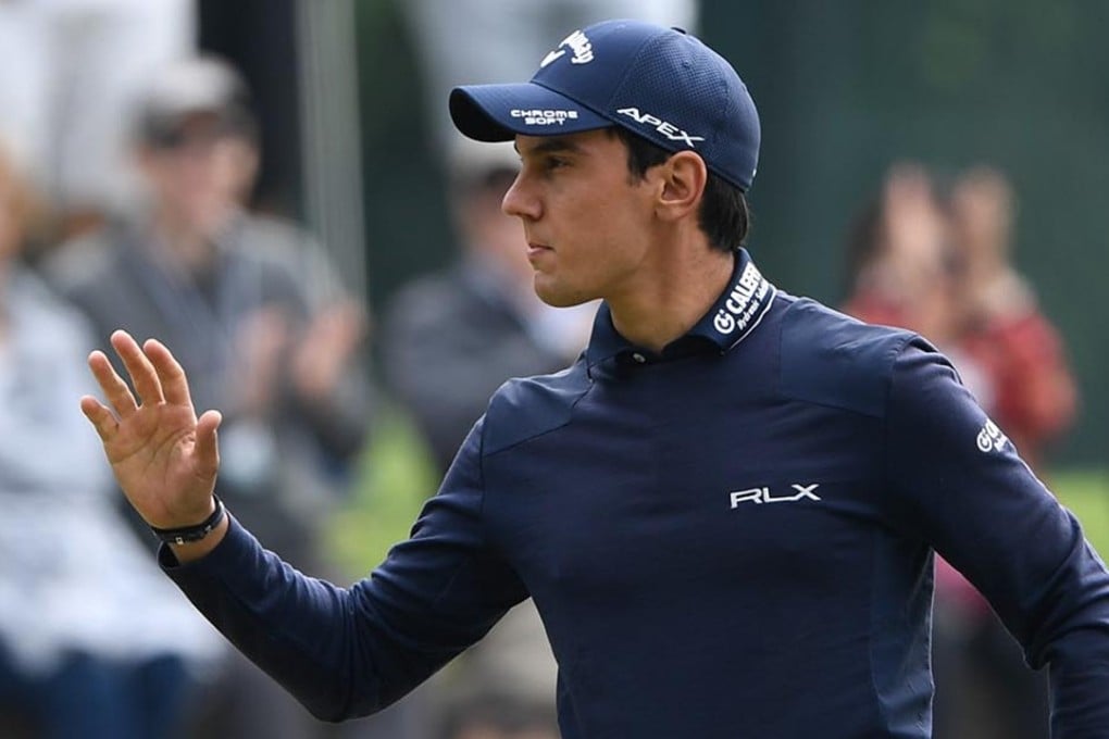 Matteo Manassero acknowledges the crowd after a successful putt during the second round of the Hong Kong Open on Friday. Photos: Richard Castka