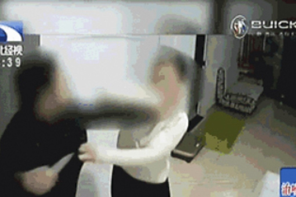 The failed robbery attempt was captured by security cameras. Photo:163.com