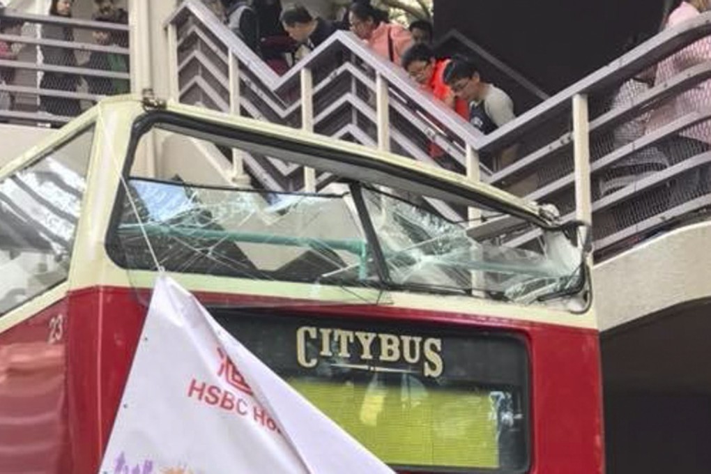 The bus was headed to Sau Mau Ping when the crash happened. Photo: Facebook