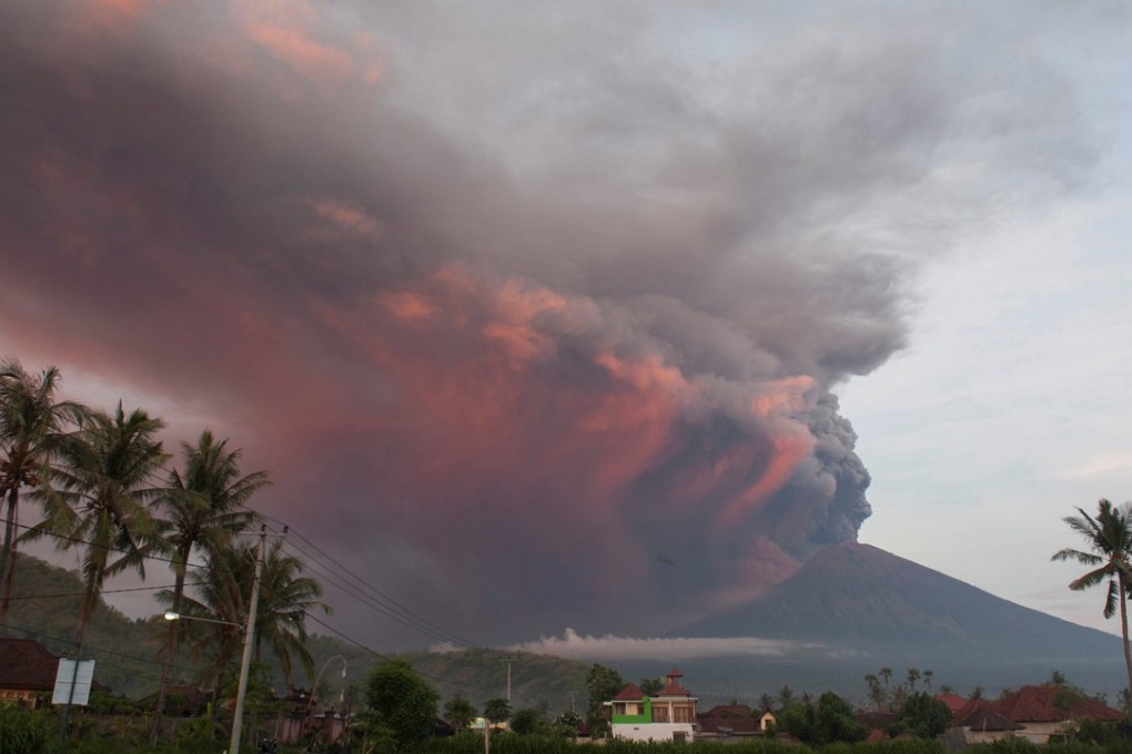 Indonesian authorities raised the alert for Mount Agung to the highest level on Monday and closed the international airport on the tourist island of Bali, stranding thousands of travellers. Photo: Reuters